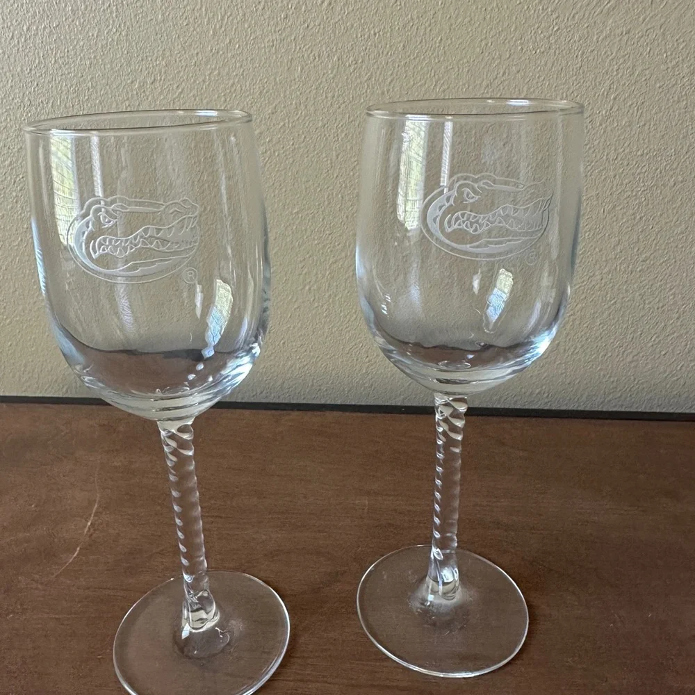Clear Etched Glass Twisted-Stem Gator Wine Glasses - Set of 2